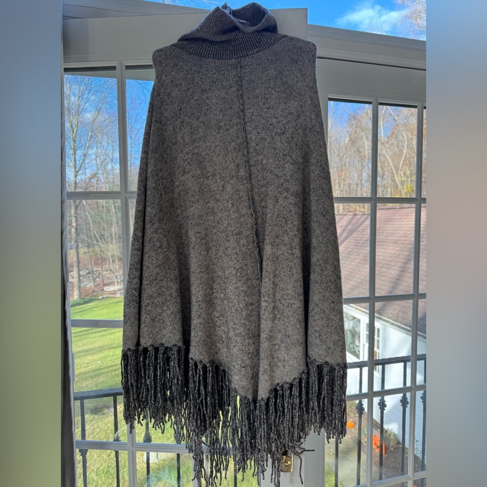 Zara Knit Poncho Turtleneck Size Medium Color Gray